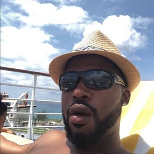 Meet your Posher, Derek